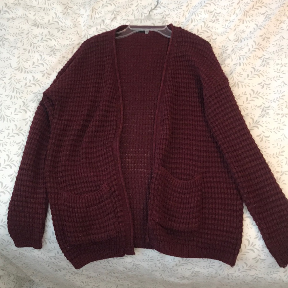 Maroon knitted cardigan